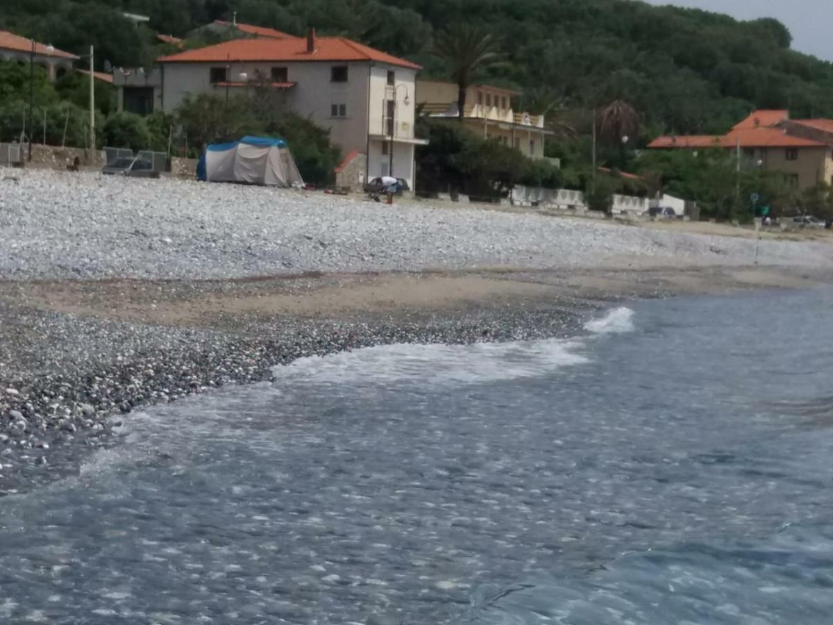 La Casa Del Maestro Attico Lejlighed Pisciotta Eksteriør billede
